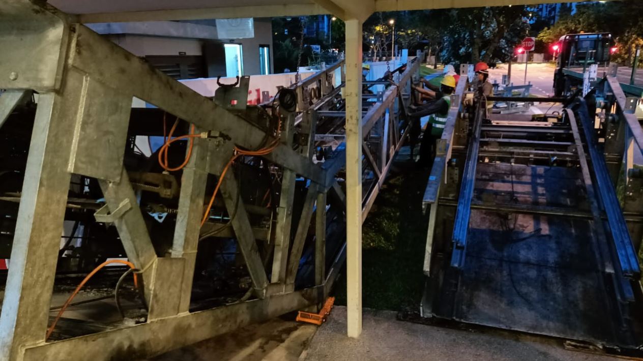 Escalator Hoisting